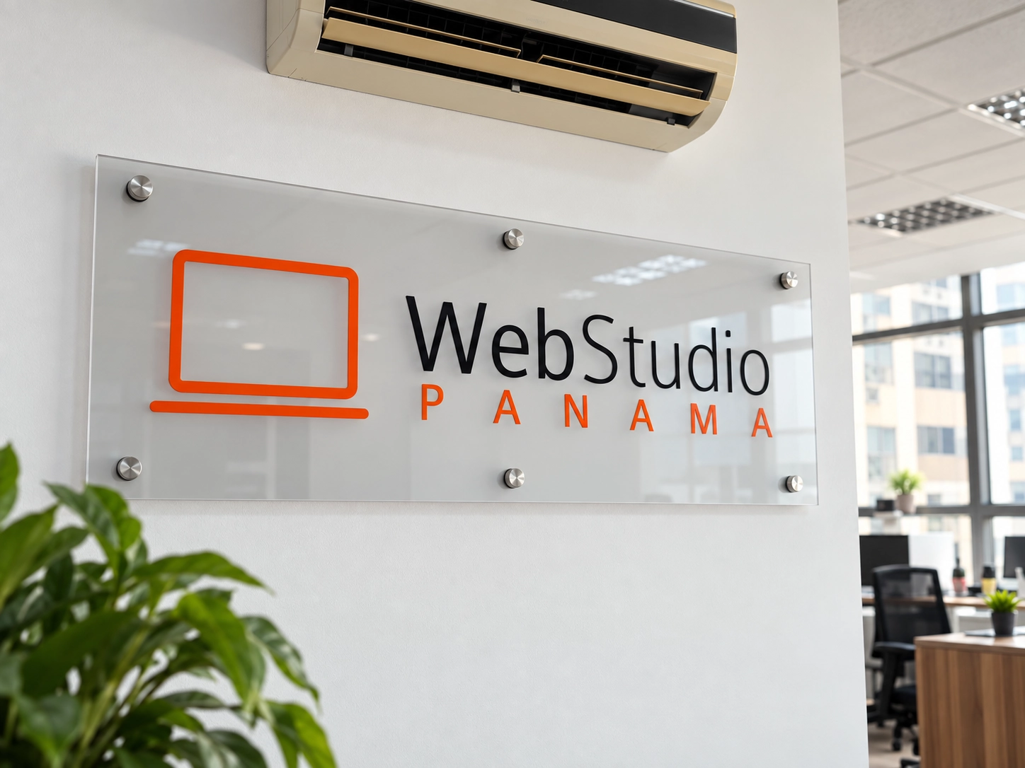 Letrero corporativo de Web Studio Panamá en nuestra oficina
